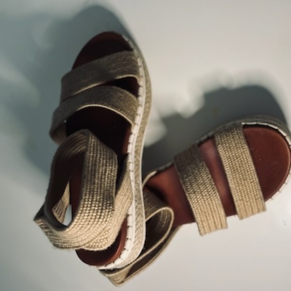 Lovely saddles - Picture 2 of 2